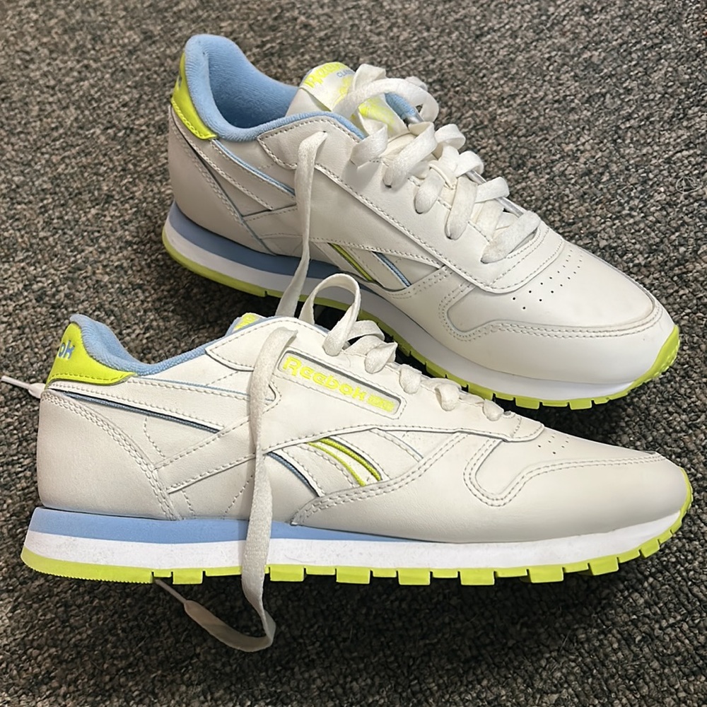 Reebok Classic leather laced women’s sneaker